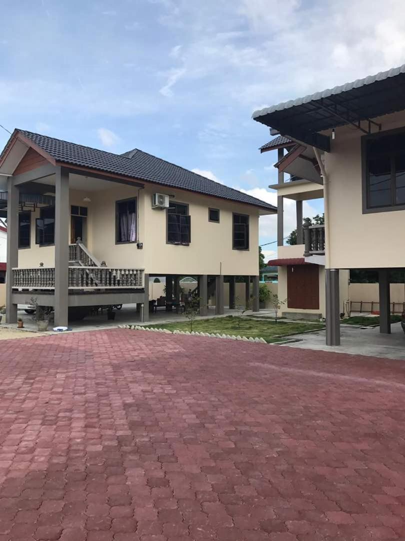 Teratak Tok Wan 1 And 2 Villa Kota Bharu Rum bild